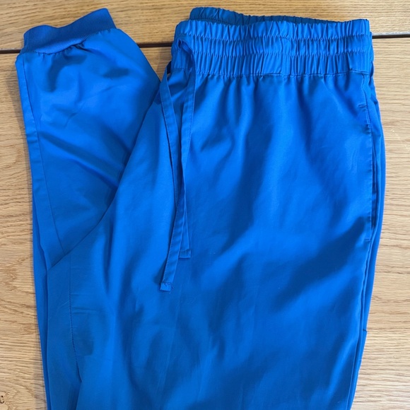 KOI Basics Women's Blue Scrub Set - Picture 2 of 3